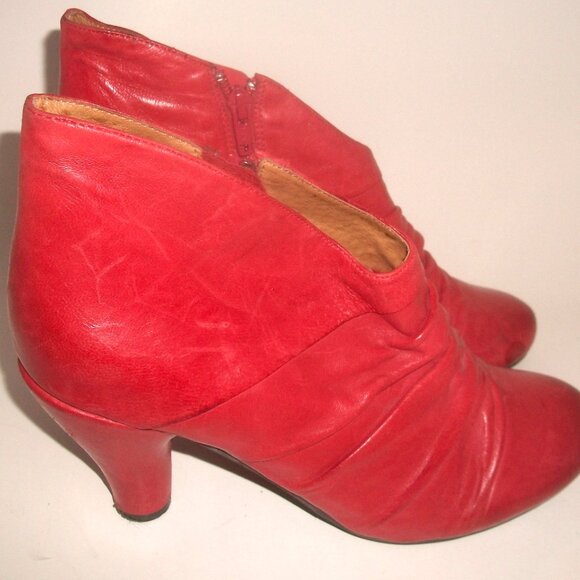 Vintage Miz Mooz Pleated RedLeather SIdeZip Heeled Booties - Picture 1 of 11